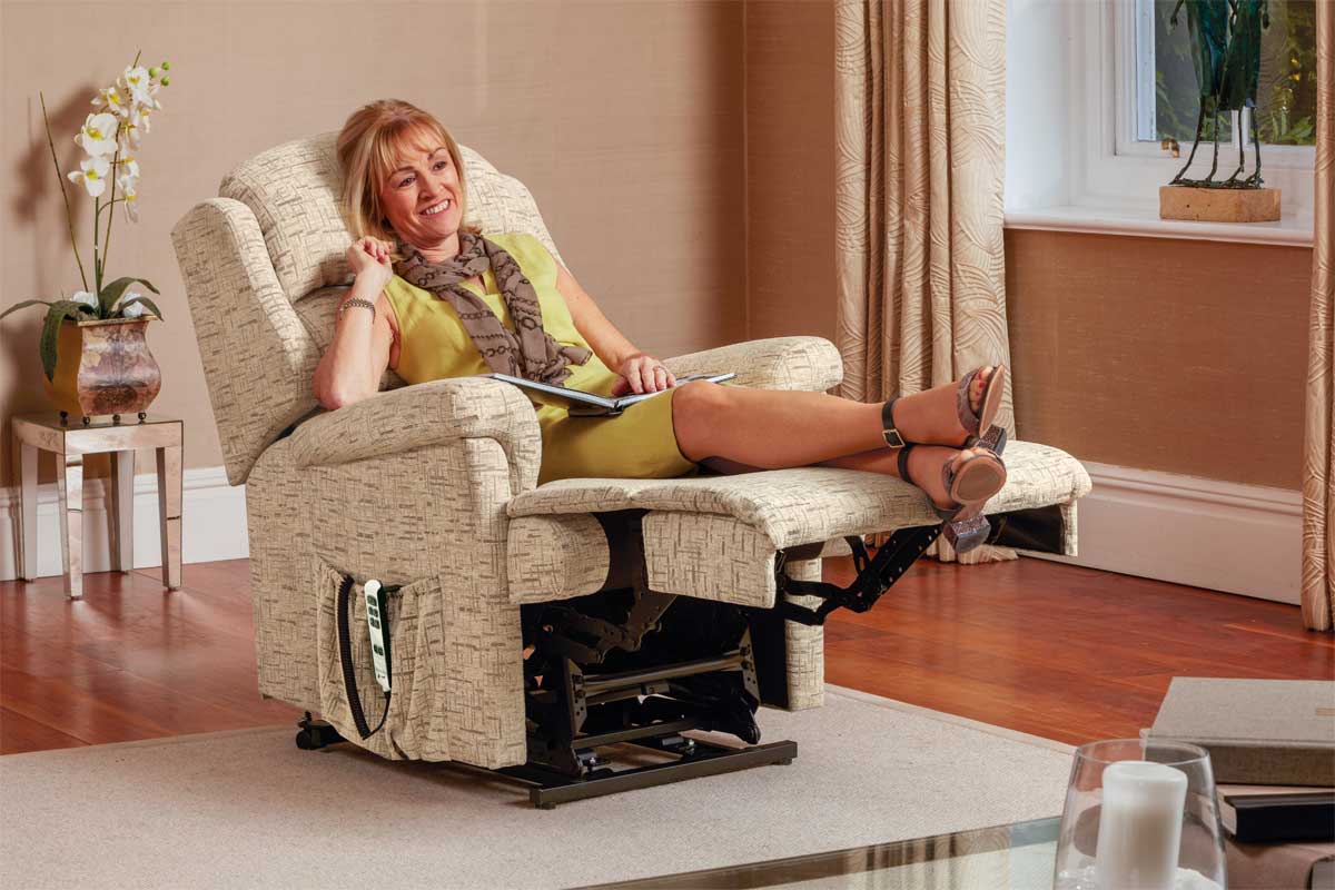 Albany Small Riser Recliner Chair