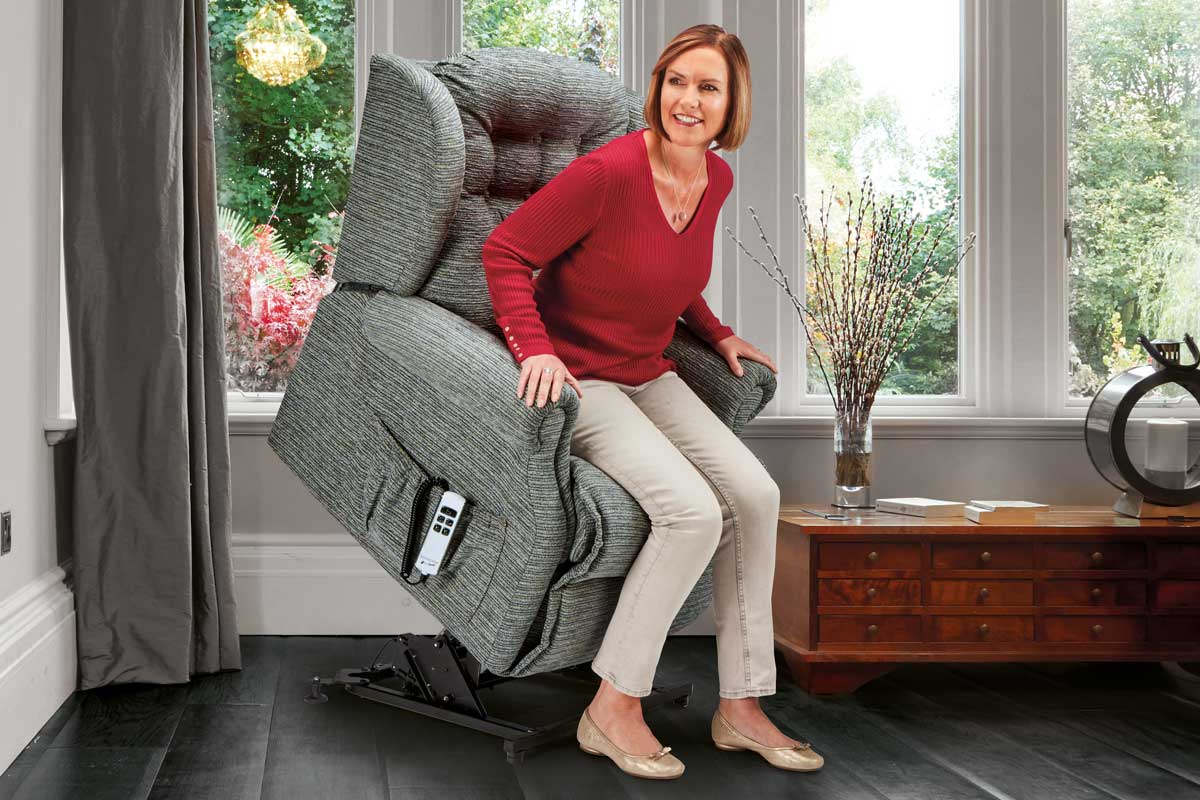 Lynton Small Riser Recliner Chair